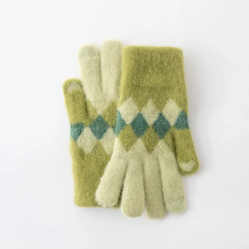 Colorful Diamond Pattern Warm Plush Knitted Gloves - Image 2