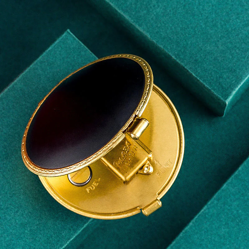 Creative Ladies Powder Box Refillable Kerosene Lighter - Image 4