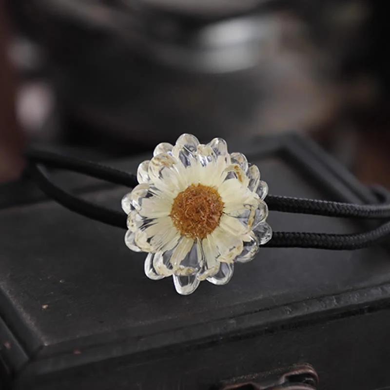 Handmade Dried Flower Daisy Women's Bolo Tie - Image 6