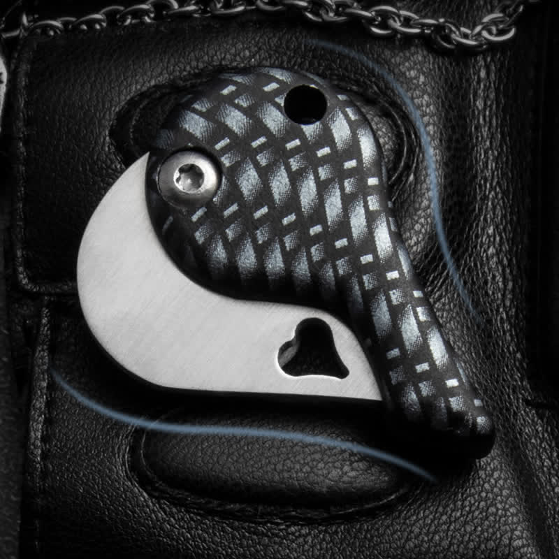 Heart Shaped Hollow Blade Pocket Folding Knife Keychain - Image 8