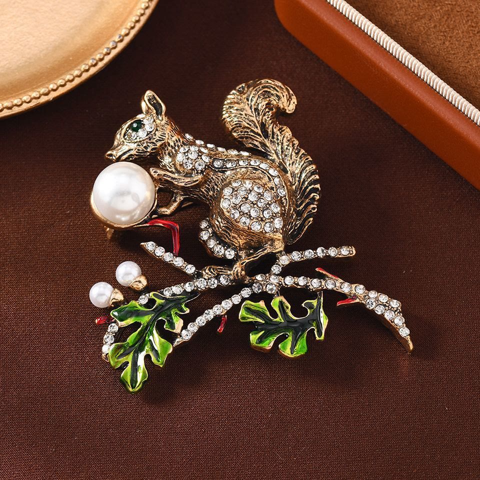 Imitation Pearl Diamond Inlaid Cute Squirrel Brooch - Image 4