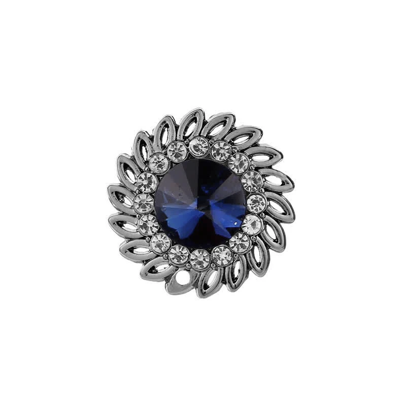 Men's Royal Flower Crystal Brooch - Image 6