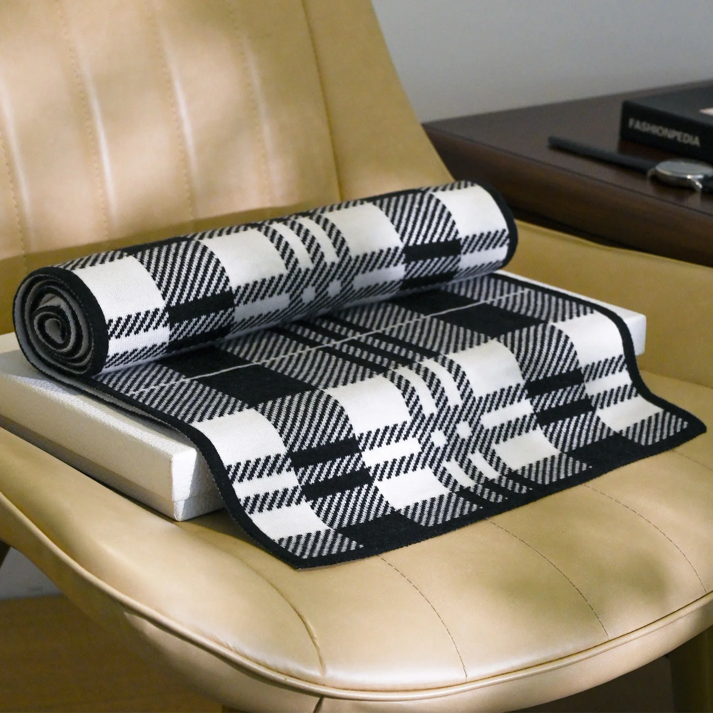 Men's Sleek Textured Plaid Cozy Winter Scarf - Image 2