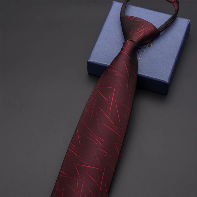 Men's Vintage Printed Necktie With Carved Tie Clip - Image 11