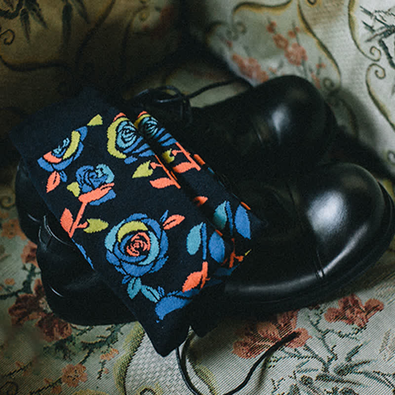 Men's Navy Wild Blue Roses Crew Socks - Image 8