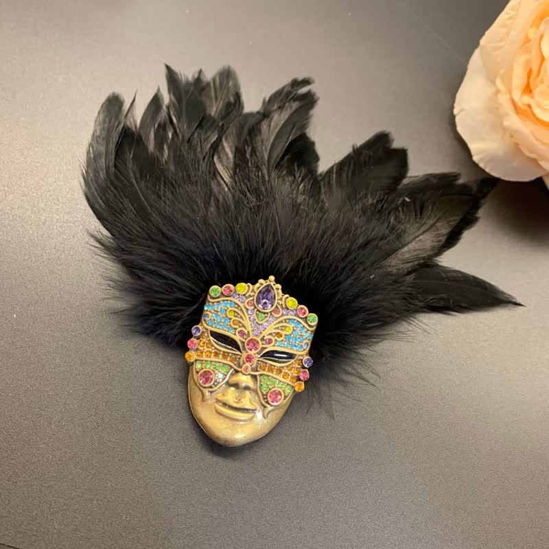 Primitive Tribes Mask Feather Brooch - Image 4