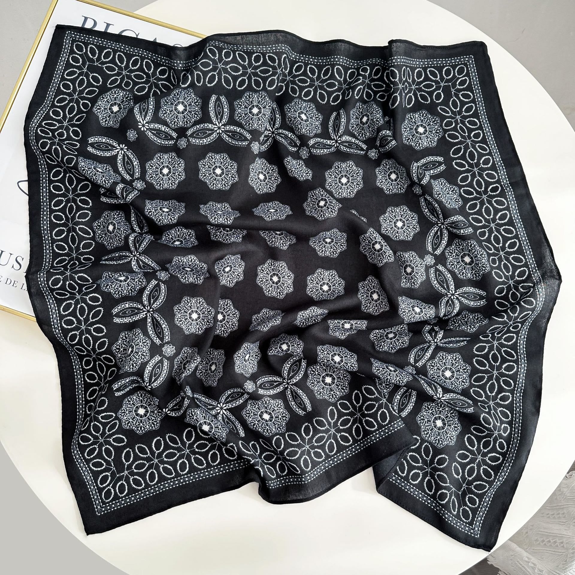 Retro Contrasting Cashew Patterned Pocket Square With Flower Buckle - Image 12