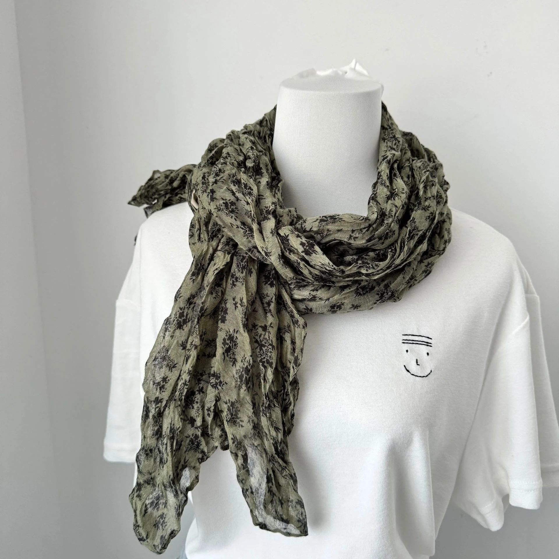Vintage Pleated Printed Cotton And Linen Thin Scarf - Image 16