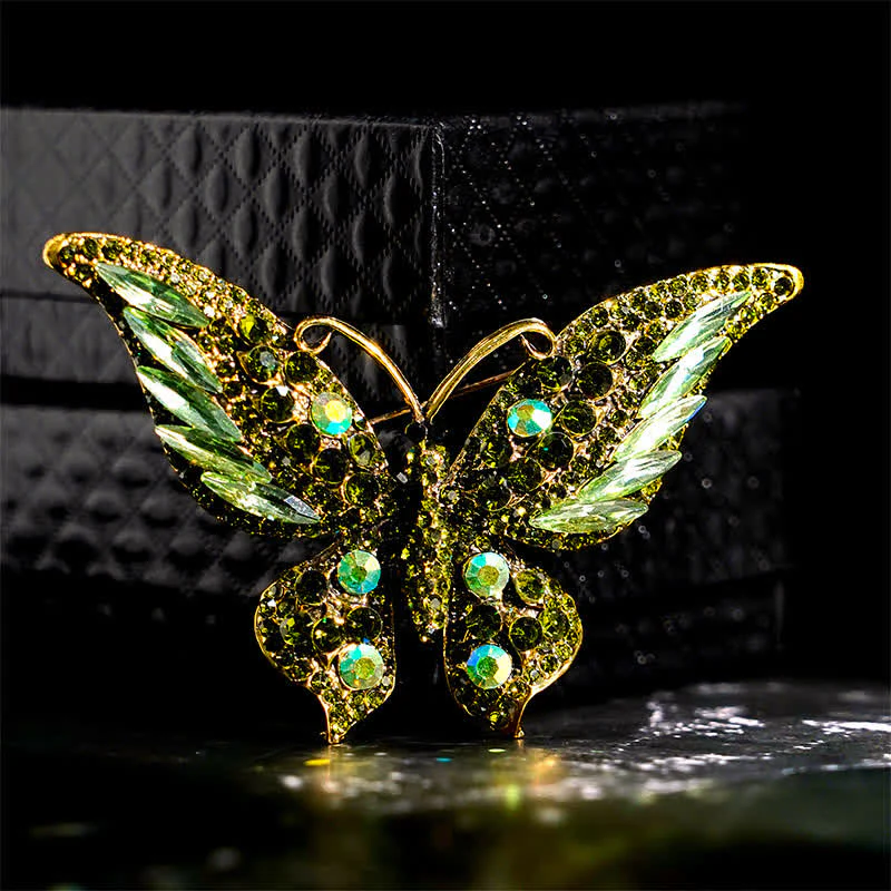 Women's Vintage Butterfly Crystal Brooch - Image 6