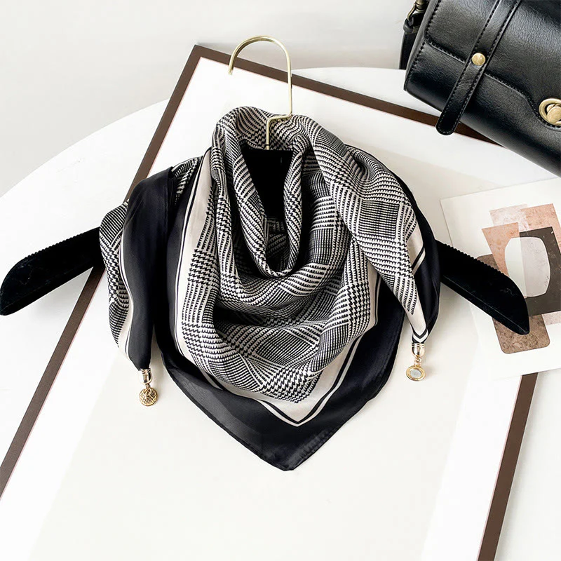 Women's Elegant Retro Art Print Lightweight Square Scarf - Image 17