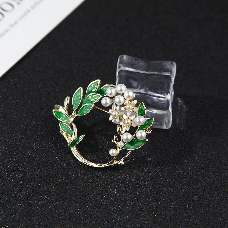 Women's Gardenia Blossom Wreath Brooch - Image 4