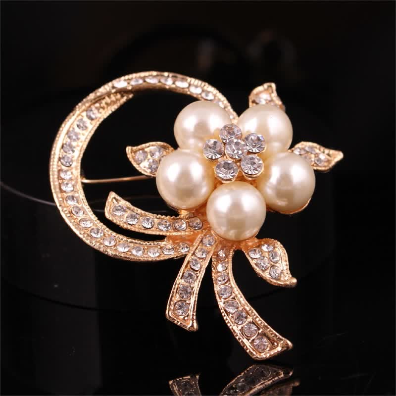 Women's Garland Pearl Rhinestones Brooch - Image 4