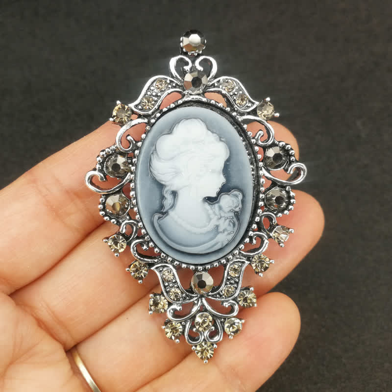 Women's Palace Beauty Queen Cameo Brooch - Image 2