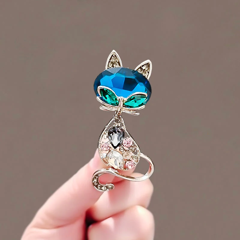 Women's Teal Eyes Fox Brooch - Image 6