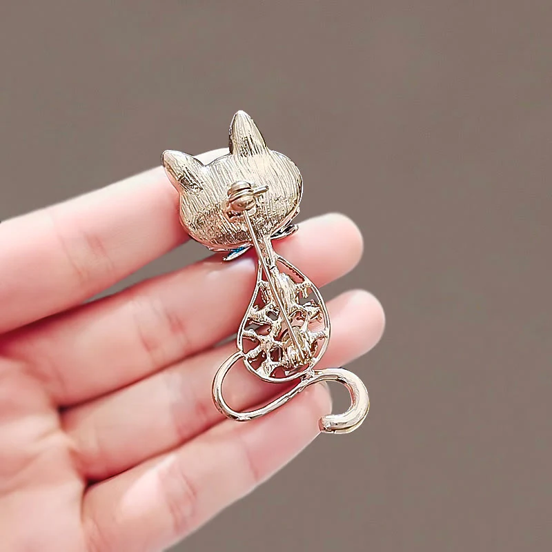 Women's Teal Eyes Fox Brooch - Image 7