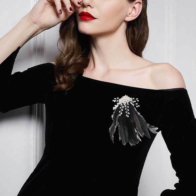 Women's Temperament Pearl Feather Brooch - Image 3